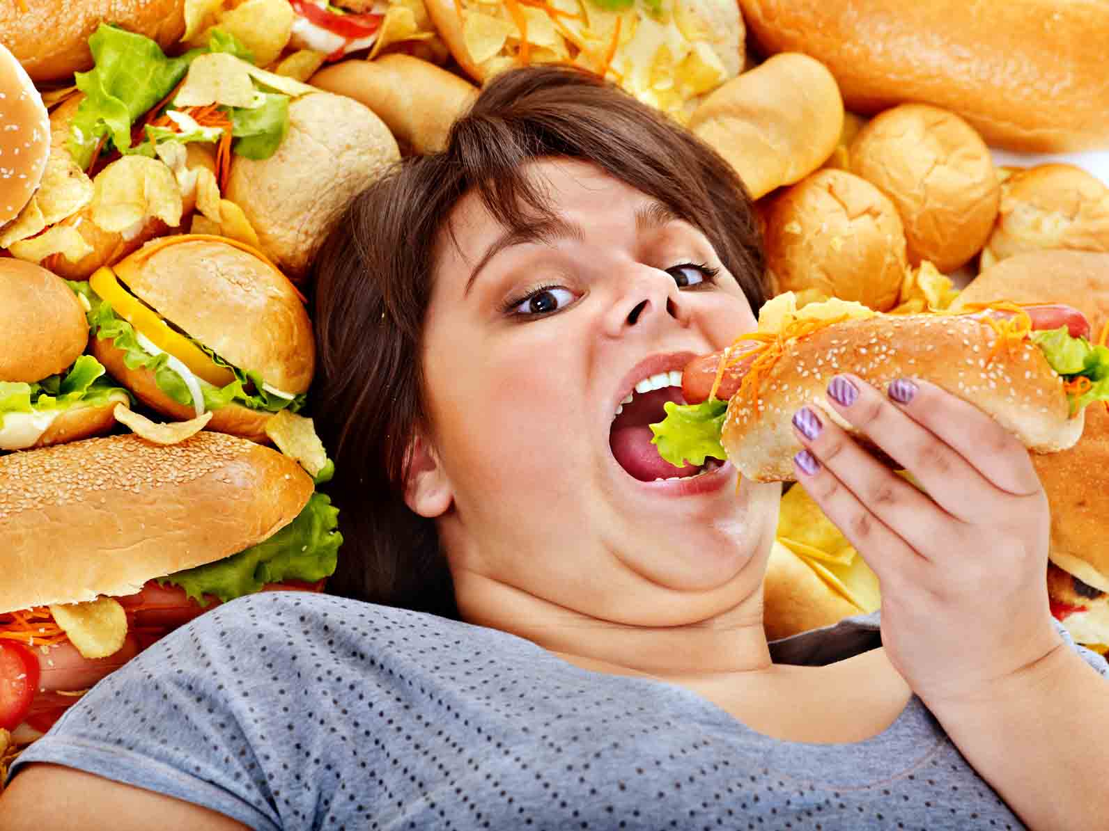 Появление большого количества холестерола становятся результатом нерационального питания и малоподвижного образа жизни