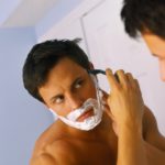 Удаление волос с лица с помощью бритья