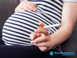 При наличии у будущей мамы вредны привычек риск формирования опуоли значительно увеличивается