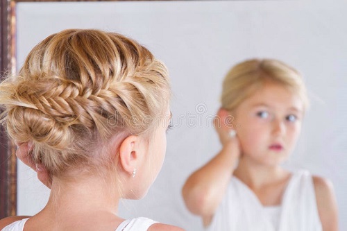 Как заплести колосок ребенку на короткие волосы?