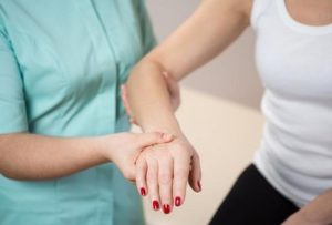 Каковы симптомы и признаки женского инсульта?