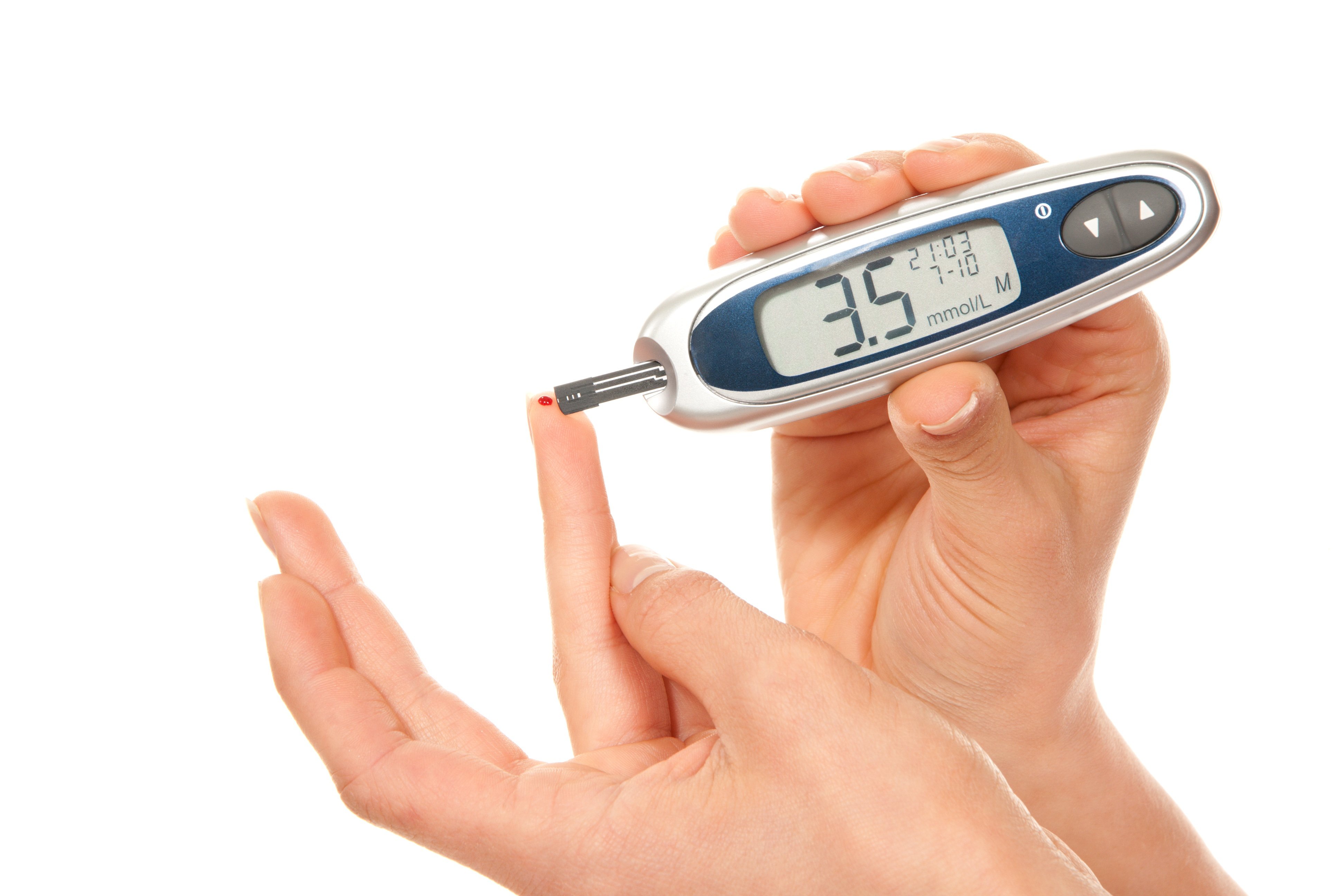 При наличии атеросклероза необходимо постоянно измерять уровень холестерина в организме