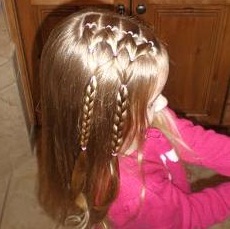 какую прическу сделать ребенку на длинные волосы
